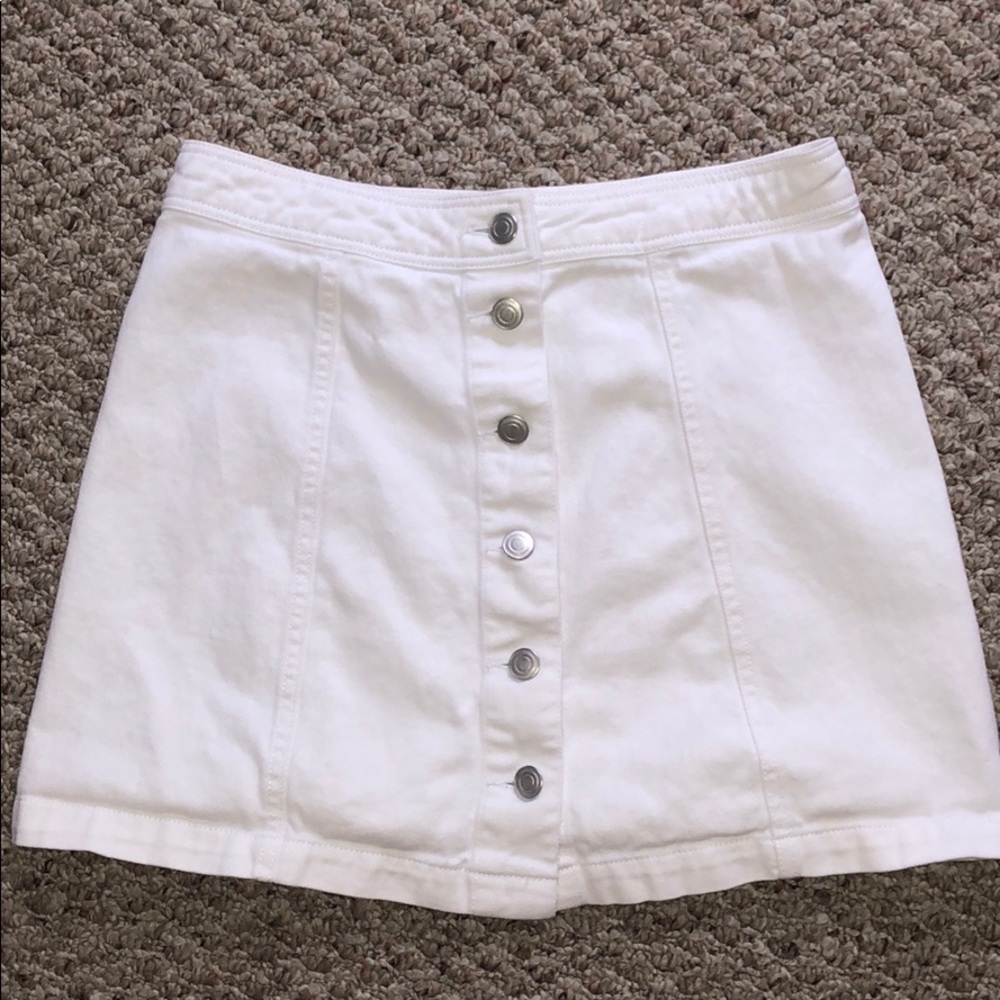 White denim skirt